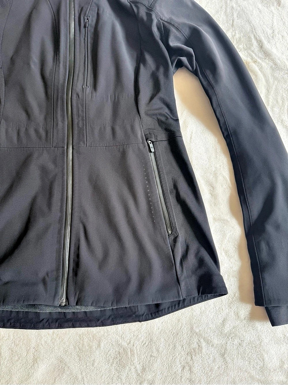 Lululemon Cross Chill Lightweight Run Jacket *Emboss Black Hooded Jacket Size 14 - Picture 6 of 9